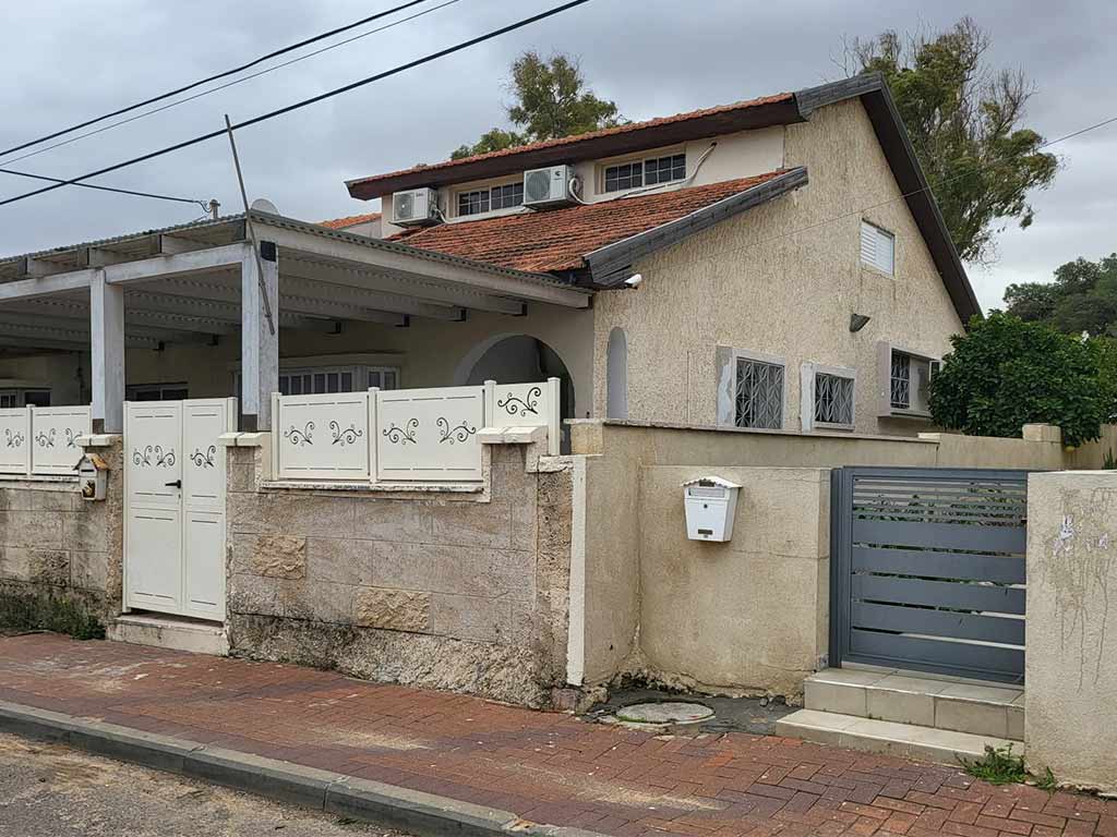 בית פרטי לפני שיפוץ חזיתות וטיח חיצוני